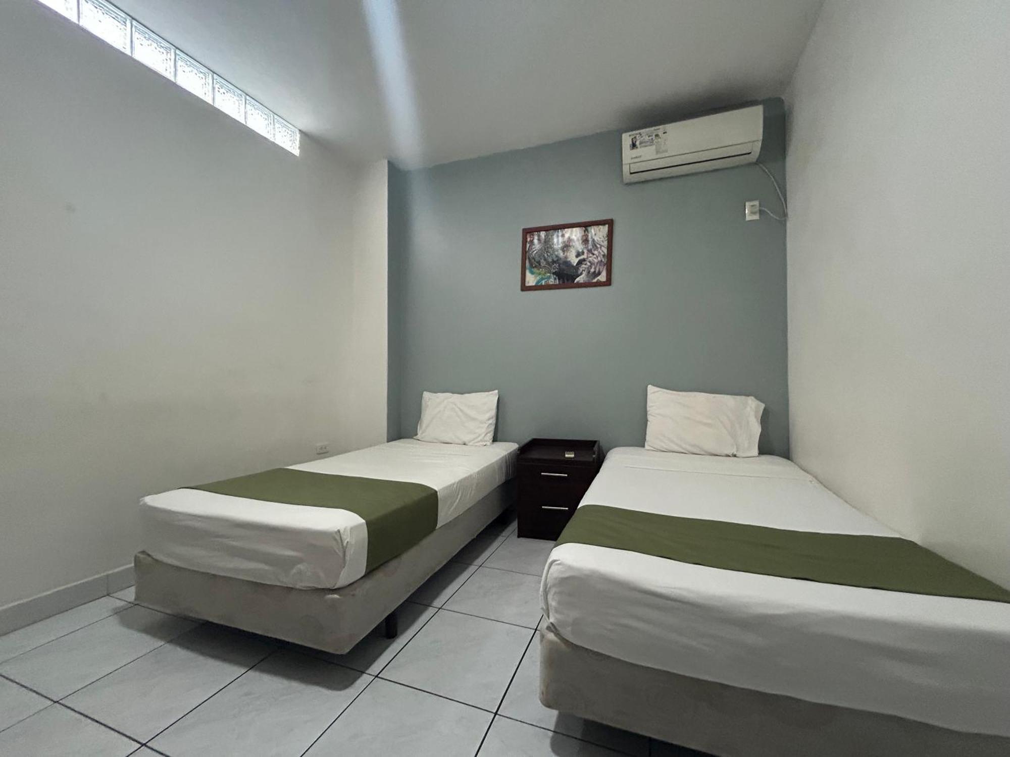 Departamentos De 2 Y 3 Habitaciones En El Centro De Manta Eksteriør bilde