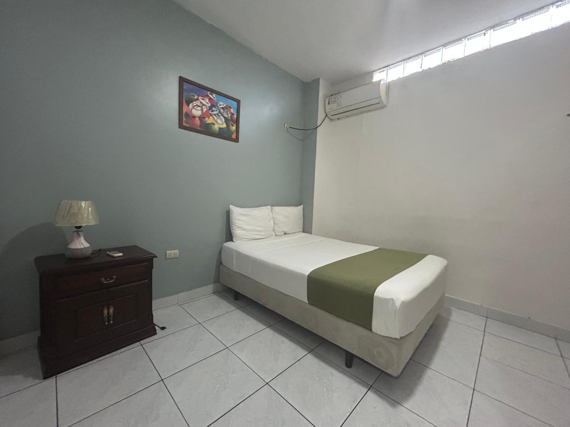 Departamentos De 2 Y 3 Habitaciones En El Centro De Manta Eksteriør bilde